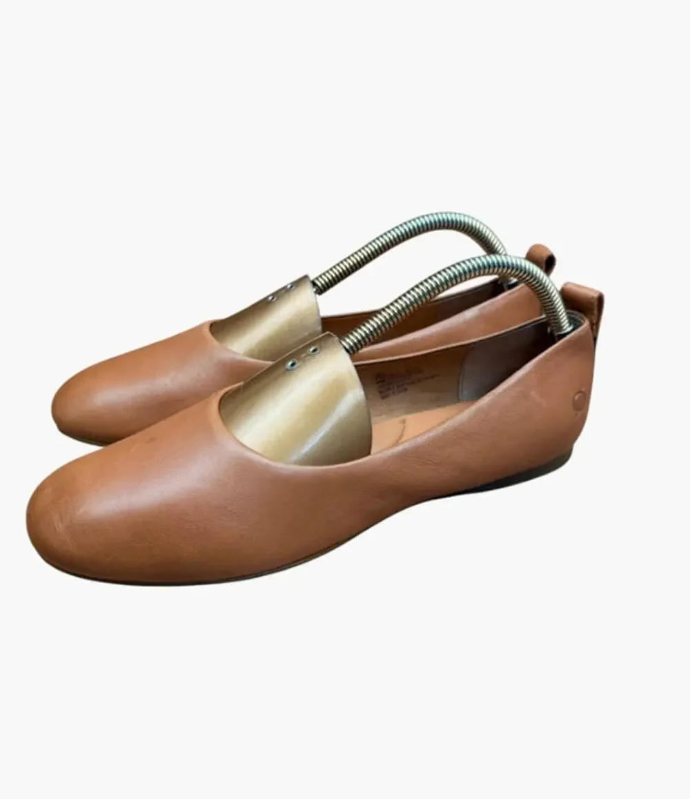 Born Women Size 10 Flat brown  Leather shoes